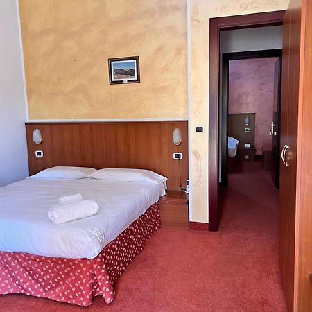 Fell Hotel Susa Eksteriør billede
