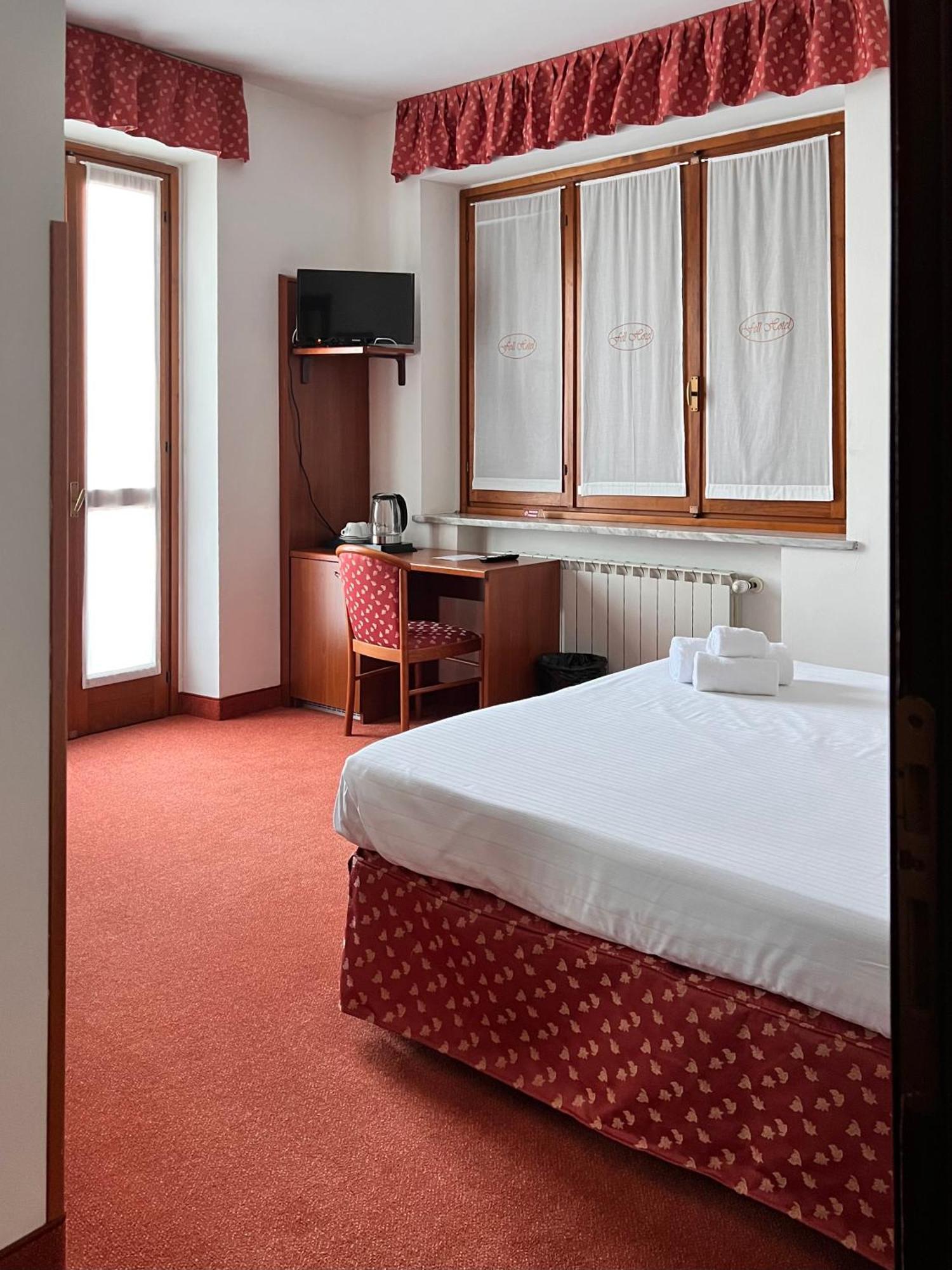 Fell Hotel Susa Eksteriør billede