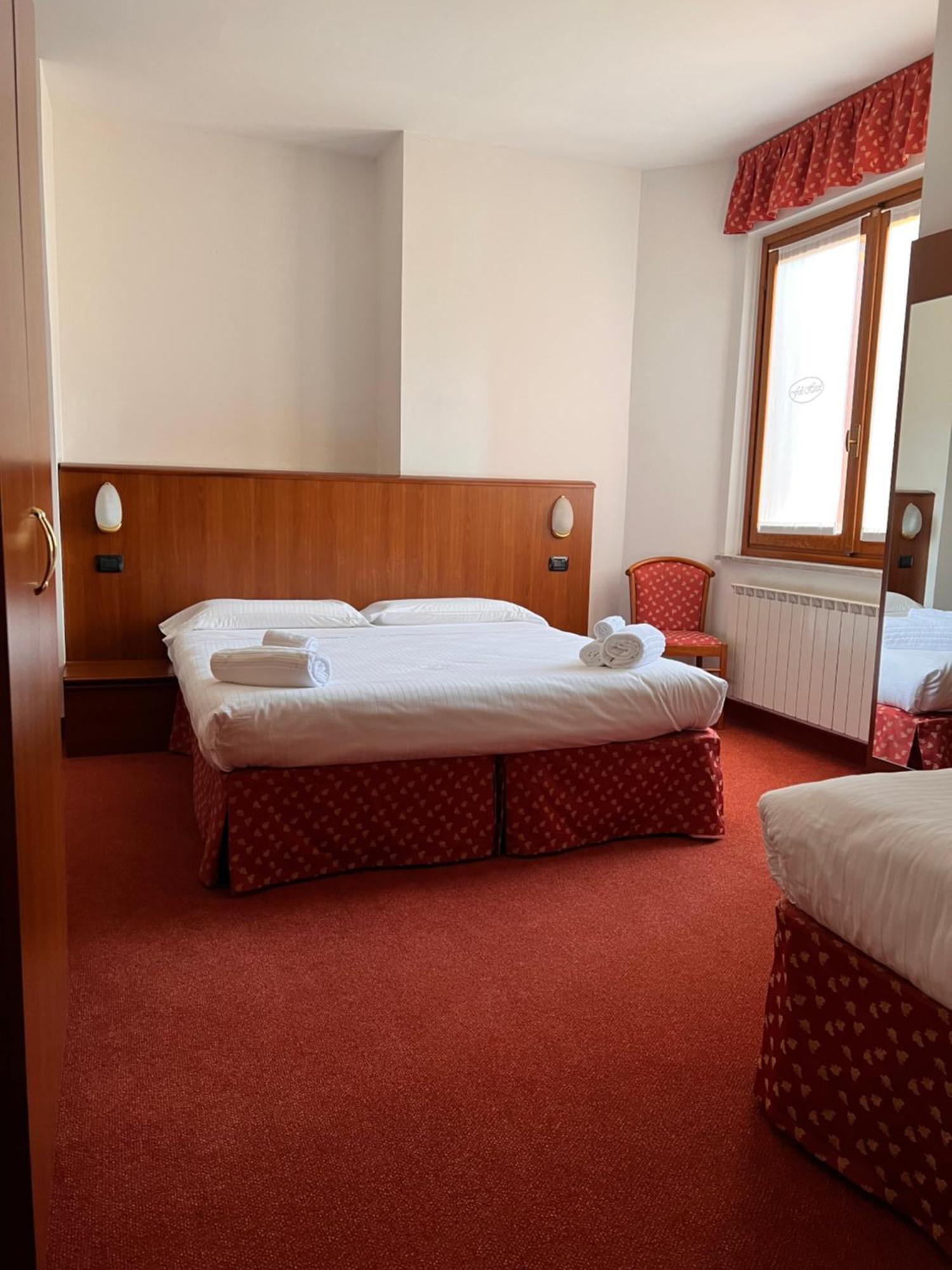 Fell Hotel Susa Eksteriør billede